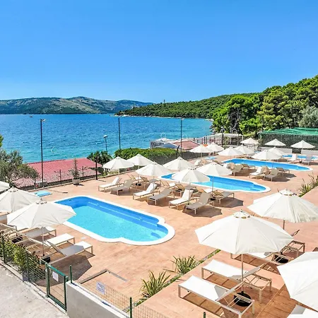Apartment Medena-5 By Interhome Trogir